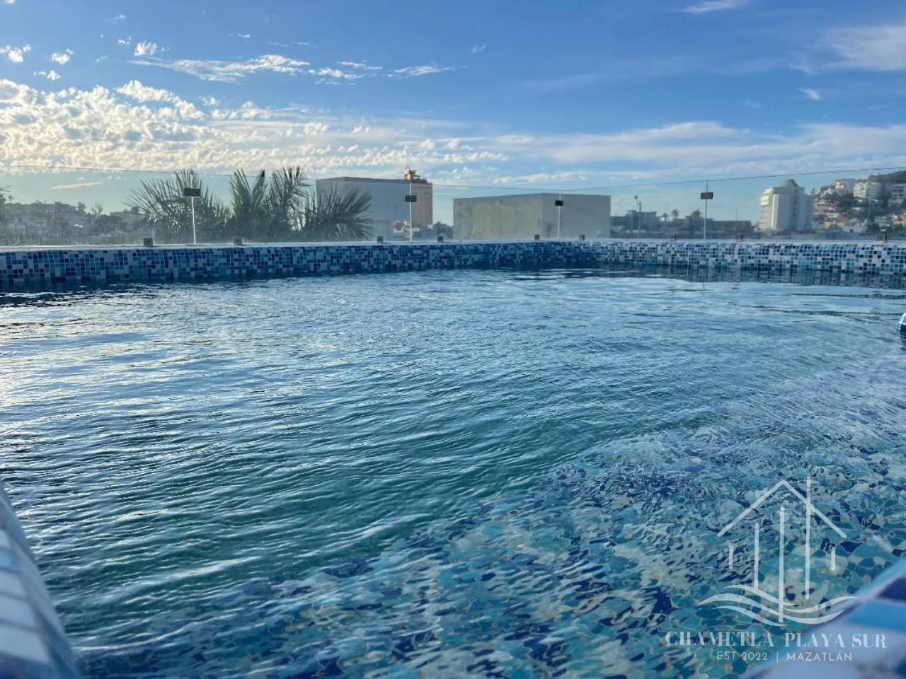 New & Modern, 5 Star Area, Walk 2 Beach, Pool, Views, King Bed ماساتلان المظهر الخارجي الصورة